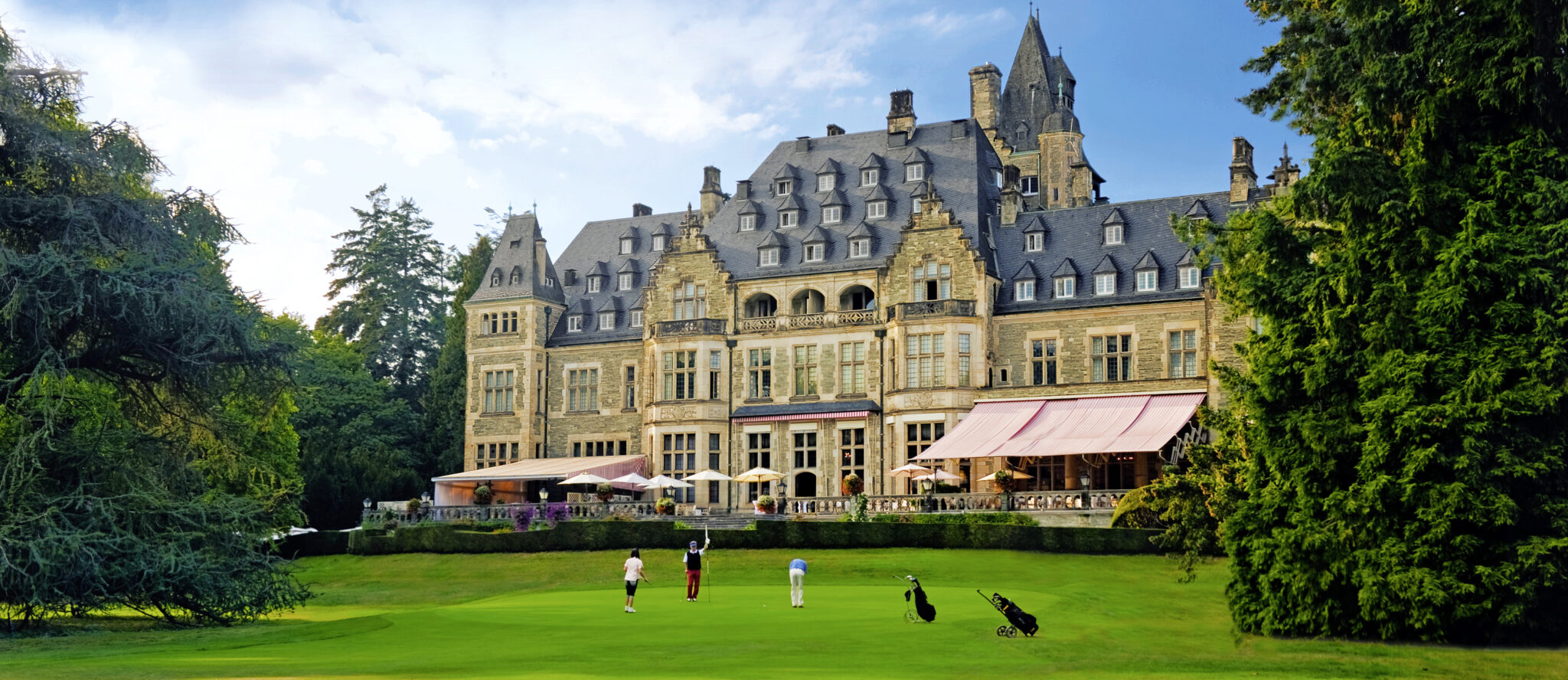 AKTUELLE_Schlosshotel_Kronberg_Außenansicht_DRUCK AKTUELLE_Schlosshotel_Kronberg_Außenansicht_DRUCK